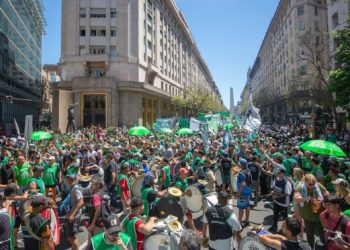 APROBARON UN NUEVO AUMENTO PARA LOS EMPLEADOS PÚBLICOS Y PROFESIONALES DE LA SALUD