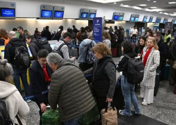 EL GOBIERNO ASEGURA QUE LLEGÓ A UN ACUERDO CON LOS CONTROLADORES AÉREOS Y QUE SE LEVANTARÁ LA MEDIDA DE FUERZA