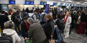 EL GOBIERNO ASEGURA QUE LLEGÓ A UN ACUERDO CON LOS CONTROLADORES AÉREOS Y QUE SE LEVANTARÁ LA MEDIDA DE FUERZA