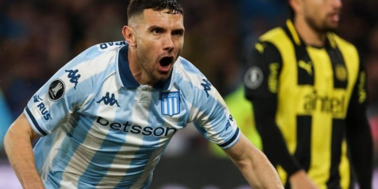 RACING VENCIÓ A PEÑAROL Y SE METIÓ EN LOS CUARTOS DE LA LIBERTADORES