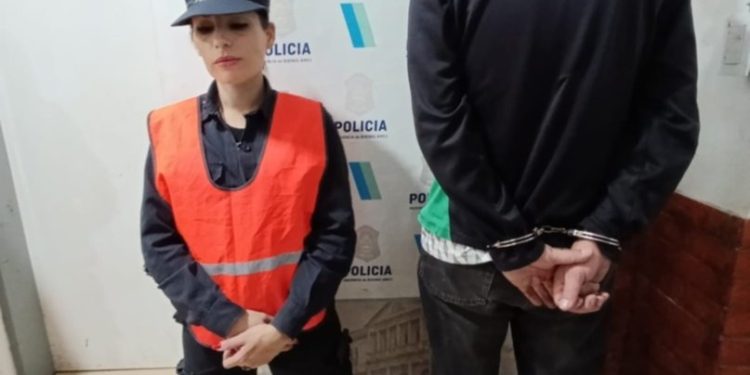 AMENAZÓ A SU VECINA DE MUERTE Y LANZÓ PIEDRAS CONTRA SU CASA