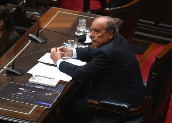 FRANCOS EXPONE EN DIPUTADOS BAJO PRESIÓN POR LAS DENUNCIAS DE CORRUPCIÓN EN LA ANDIS Y LA CRISIS DEL FENTANILO