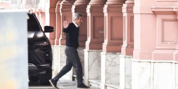 BAJO PRESIÓN, EL GOBIERNO EVITÓ INTERVENIR EN EL DÓLAR Y ANALIZA LOS PRÓXIMOS PASOS DEL PLAN