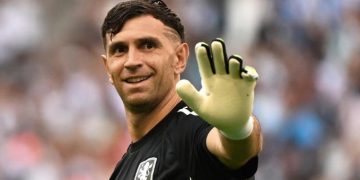 ASTON VILLA PUBLICÓ LA DECISIÓN QUE TOMÓ CON DIBU MARTÍNEZ TRAS LA POLÉMICA POR SU NEGOCIACIÓN CON EL MANCHESTER UNITED