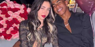 LAMINE YAMAL PRESENTÓ LA PRUEBA DE QUE SU ROMANCE CON NICKI NICOLE SIGUE FIRME