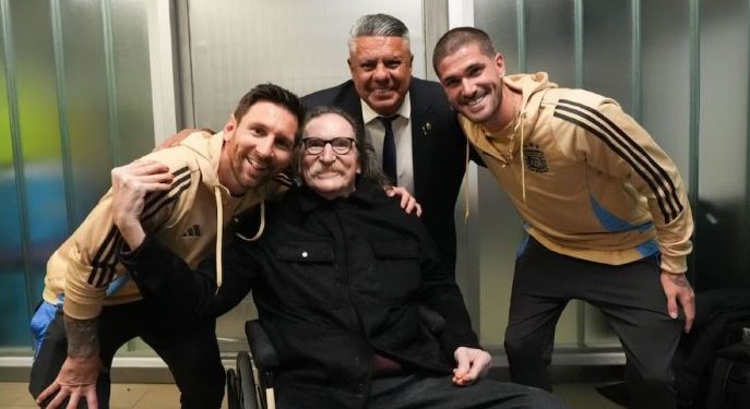 EL EMOTIVO ENCUENTRO ENTRE CHARLY GARCÍA Y LIONEL MESSI, TRAS EL PARTIDO DE LA SELECCIÓN ARGENTINA