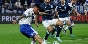 CON UN GOL DE MARAVILLA MARTÍNEZ, RACING DERROTÓ 1 A 0 A VÉLEZ EN EL PRIMER DUELO DE LOS CUARTOS DE FINAL DE LA COPA LIBERTADORES