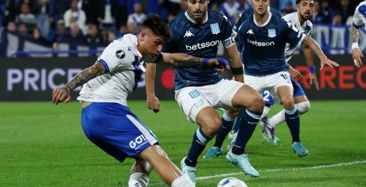 CON UN GOL DE MARAVILLA MARTÍNEZ, RACING DERROTÓ 1 A 0 A VÉLEZ EN EL PRIMER DUELO DE LOS CUARTOS DE FINAL DE LA COPA LIBERTADORES