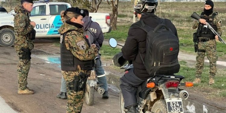 UNA PERSONA QUE TENIA PEDIDO DE CAPTURA FUE APREHENDIDA EN GENERAL CERRI