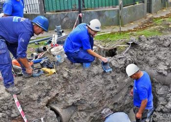 ABSA REALIZA TRABAJOS DE REPARACIÓN SOBRE UN ACUEDUCTO DAÑADO POR TERCEROS