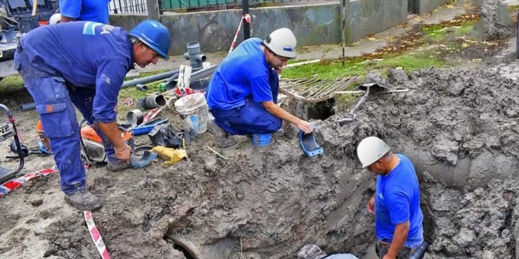 ABSA REALIZA TRABAJOS DE REPARACIÓN SOBRE UN ACUEDUCTO DAÑADO POR TERCEROS