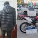 REALIZABA MANIOBRAS EN UNA RUEDA CON SU MOTO EN LA PLAZA DE VILLA MITRE Y SE ESCAPÓ DE LA POLICÍA