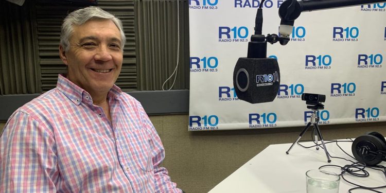 ETCHEPARE: «SEGUIMOS ADELANTE, PERO LAS VENTAS BAJARON UN 40%»