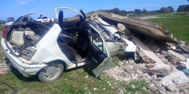 ACCIDENTE EN EL ACCESO A MONTE HERMOSO: UN AUTO CHOCÓ CONTRA UNA GARITA