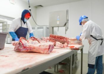 FRIGORÍFICO VIÑUELA: «CERRARON HACE 15 DÍAS Y NO NOS DIJERON NADA, NO TENEMOS RESPUESTA DE NADIE»