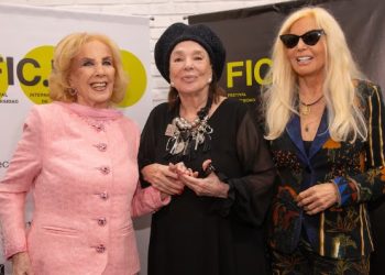 GRACIELA BORGES RECIBIÓ EL DOCTORADO HONORIS CAUSA DE LA UBA EN EL MARCO DEL FIC.UBA 2025