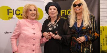 GRACIELA BORGES RECIBIÓ EL DOCTORADO HONORIS CAUSA DE LA UBA EN EL MARCO DEL FIC.UBA 2025