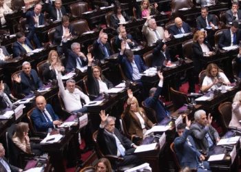 LA OPOSICIÓN PUSO UN LÍMITE DE TIEMPO AL GOBIERNO PARA APROBAR EL PRESUPUESTO ANTES DEL RECAMBIO LEGISLATIVO