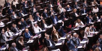 LA OPOSICIÓN PUSO UN LÍMITE DE TIEMPO AL GOBIERNO PARA APROBAR EL PRESUPUESTO ANTES DEL RECAMBIO LEGISLATIVO