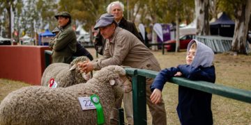 OLAVARRÍA: «ES LA EXPOSICIÓN MÁS ESPERADA POR LA REGIÓN»