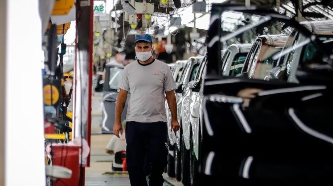 LA PROBABILIDAD DE QUE LA ARGENTINA CAIGA EN RECESIÓN SE MANTIENE CASI EN 100%, SEGÚN LA UNIVERSIDAD DI TELLA