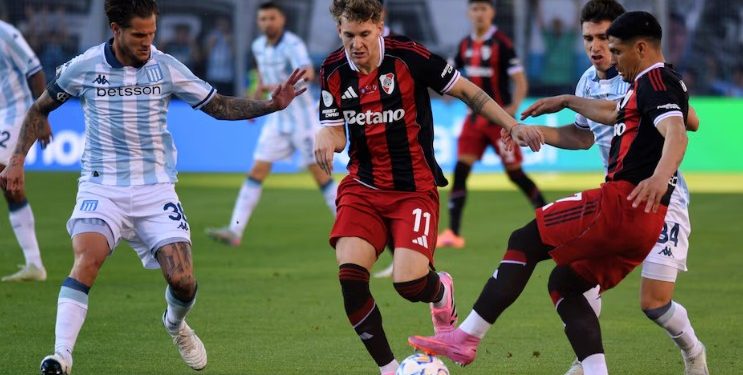 RIVER PLATE VENCIÓ 1-0 A RACING Y SE CLASIFICÓ A LAS SEMIFINALES DE LA COPA ARGENTINA