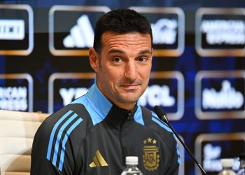 SCALONI SORPRENDIÓ Y CONVOCÓ A UN ARQUERO QUE LLEVA MENOS DE 10 PARTIDOS COMO TITULAR
