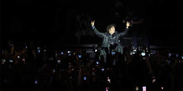 JAVIER MILEI PRESENTÓ SU LIBRO Y DEJÓ UN MENSAJE A LA OPOSICIÓN: «PUDIERON GANAR UN ROUND, PERO NO LA BATALLA»