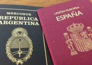 VULICH: «NO HAY QUE ALARMAR A LA GENTE, EL TRÁMITE DE LA CIUDADANÍA LLEVA TIEMPO»