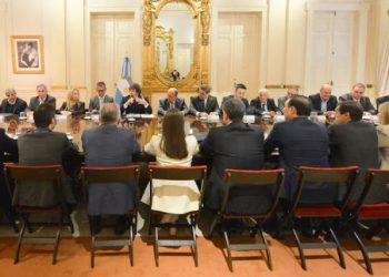 MILEI RECIBIÓ GUIÑOS DE LOS GOBERNADORES PARA LAS REFORMAS, PERO LE RECLAMARON DISCUTIR EL REPARTO DE FONDOS