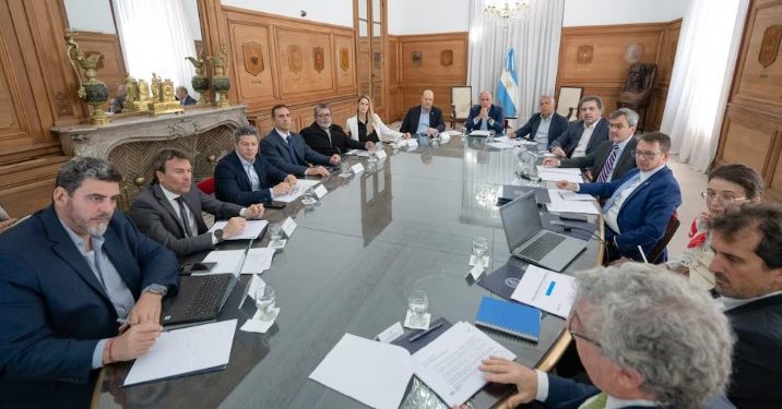 EL CONSEJO DE MAYO SE REÚNE PARA CONOCER EL BORRADOR DE LA REFORMA LABORAL ANTES DE LAS SESIONES EXTRAORDINARIAS