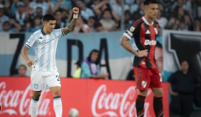 RACING DERROTÓ 3 A 2 A RIVER Y LO ELIMINÓ EN LOS OCTAVOS DEL TORNEO CLAUSURA