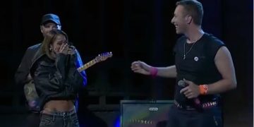 CHRIS MARTIN DE COLDPLAY SORPRENDIÓ EN VIVO AL APARECER JUNTO A TINI STOESSEL EN TECNÓPOLIS