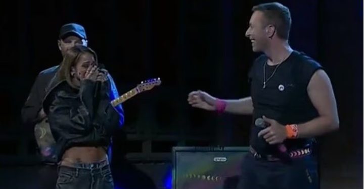 CHRIS MARTIN DE COLDPLAY SORPRENDIÓ EN VIVO AL APARECER JUNTO A TINI STOESSEL EN TECNÓPOLIS