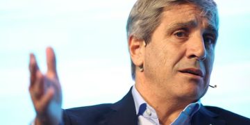 CAPUTO DIJO A INVERSORES QUE ARGENTINA SEGUIRÁ COMPRANDO RESERVAS