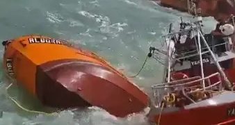 TRES PESQUEROS SE HUNDIERON EN CALETA OLIVIA LUEGO DEL TEMPORAL QUE HUBO EN SANTA CRUZ