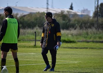 MAURICIO GIGANTI DEJO DE SER EL TECNICO DE OLIMPO