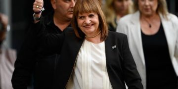 JAVIER MILEI CONFIRMÓ QUE PATRICIA BULLRICH SERÁ LA JEFA DEL BLOQUE DE LA LIBERTAD AVANZA EN EL SENADO