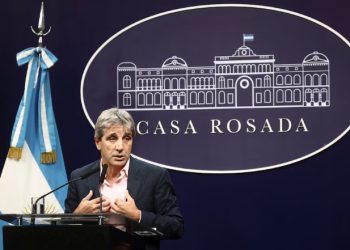 LA MEDIA SANCIÓN DE LA LEY DE PRESUPUESTO DEJÓ A CAPUTO MÁS CERCA DE UN CANJE DE DEUDA