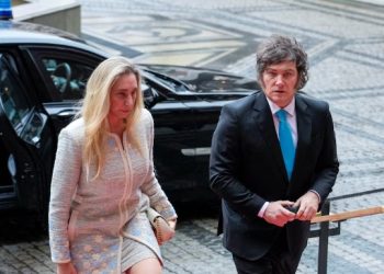 MILEI REGRESA DE SU VIAJE A OSLO Y FIRMARÁ LA REFORMA LABORAL