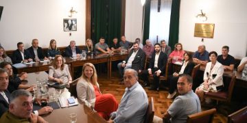 EL PERONISMO ENDURECE SU POSTURA CONTRA LA REFORMA LABORAL DE MILEI Y BUSCA APOYO EN EL CONGRESO