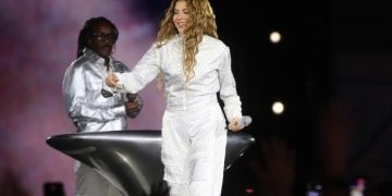 SHAKIRA HIZO VIBRAR EL ESTADIO VÉLEZ EN SU PRIMERA NOCHE