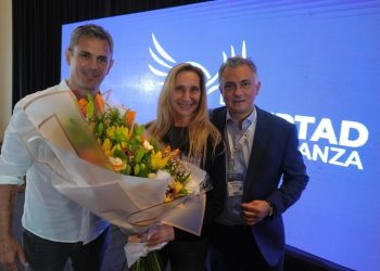 KARINA CERRÓ UN CONGRESO DE LA LLA BONAERENSE Y PIDIO POR LA REELECCIÓN DE JAVIER MILEI EN 2027