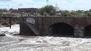 UNA NENA DE 6 AÑOS CAYÓ DE UN PUENTE