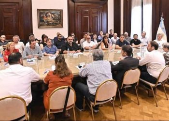 KICILLOF CLAUSURÓ LA PARITARIA HASTA ENERO Y CRECE EL ENOJO EN LAS BASES