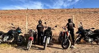 FUERON A BUSCAR UNA MOTO ROBADA A UN BASURAL DEL BARRIO CENCI Y ENCONTRARON TRES