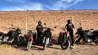 FUERON A BUSCAR UNA MOTO ROBADA A UN BASURAL DEL BARRIO CENCI Y ENCONTRARON TRES