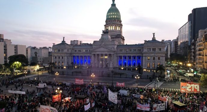 LOS MOVIMIENTOS SOCIALES Y PIQUETEROS SE MOVILIZARÁN EN FEBRERO AL CONGRESO CONTRA LA REFORMA LABORAL