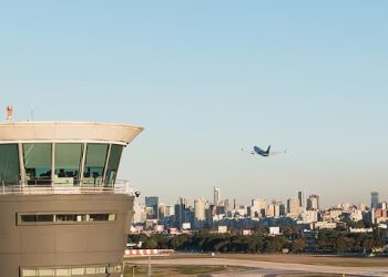 VUELOS EN ALERTA: VENCIÓ LA CONCILIACIÓN OBLIGATORIA DE LOS CONTROLADORES AÉREOS Y HABRÁ MEDIDAS DE FUERZA EN FEBRERO