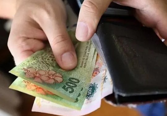 QUÉ AUMENTOS LLEGAN EN ENERO: TRANSPORTE, NAFTA Y VTV